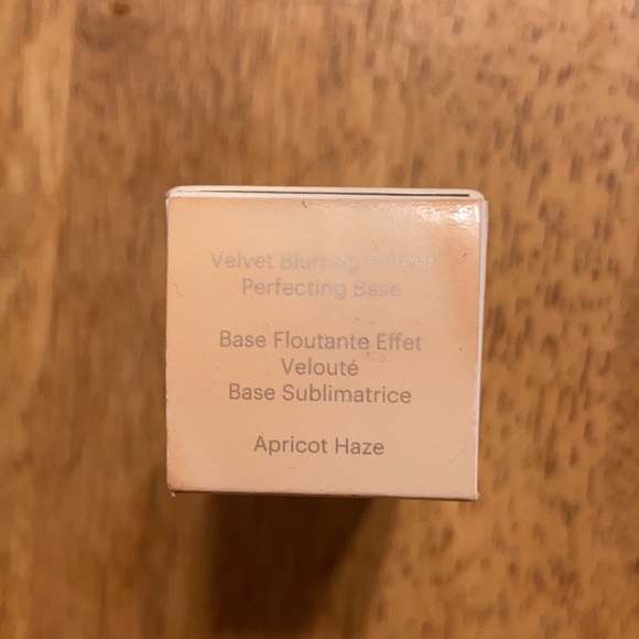 BECCA Velvet Blurring Primer Perfecting Base Apricot Haze - Picture 6 of 8